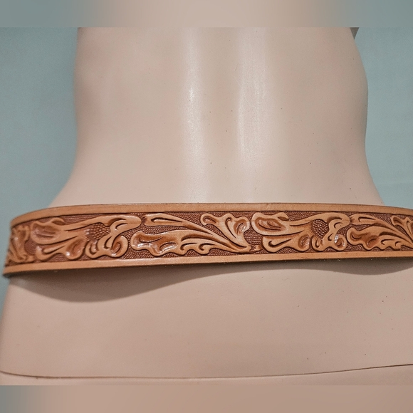 Vintage Looper Tooled Leather Western Belt Brown Engraved Buckle Size 34 Unisex. main image 7